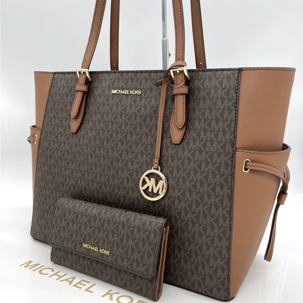 Michael Kors Large Gilly Brown Tote Shoulder Bag and Wallet Set - Picture 2 of 15